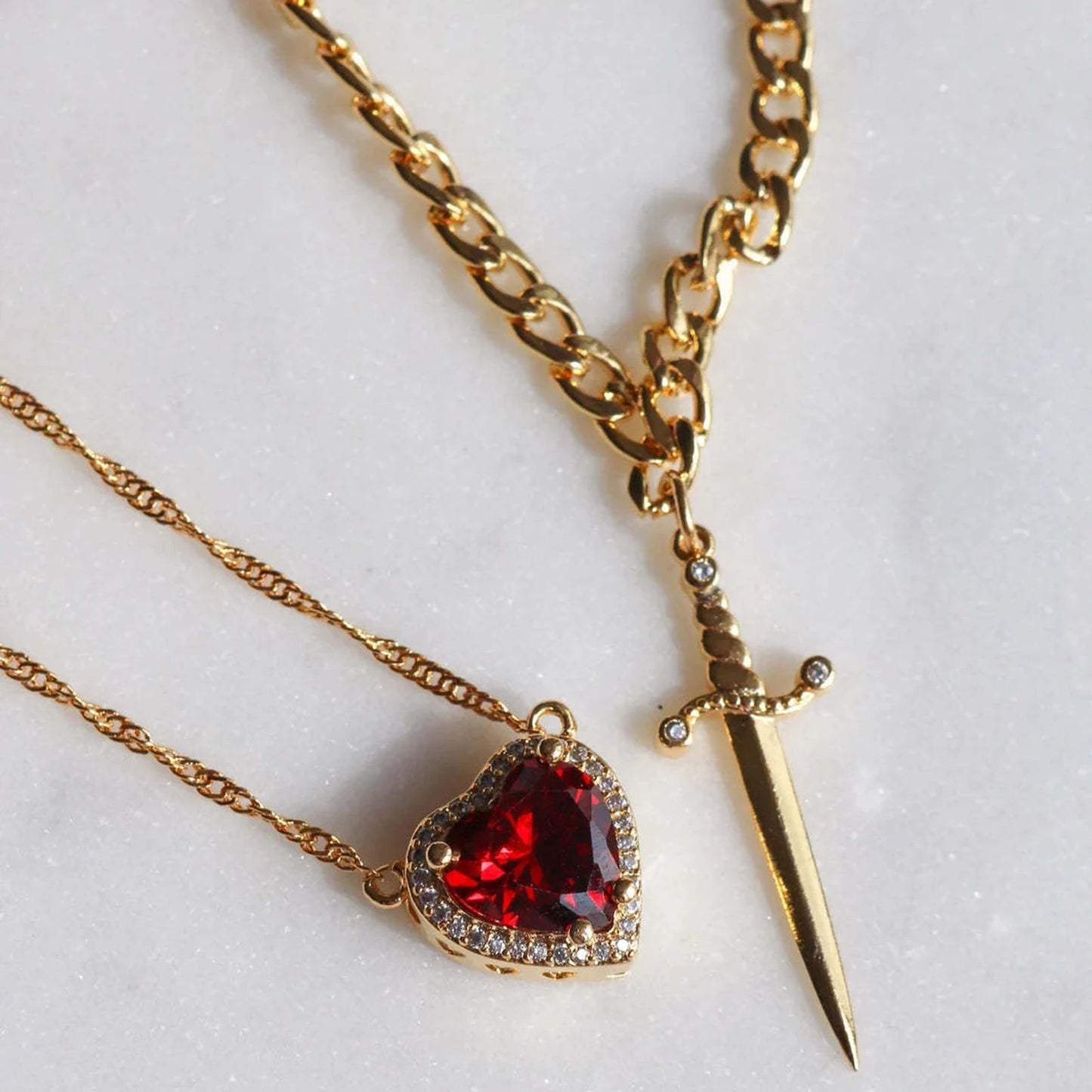 Collares de amor daga y corazón